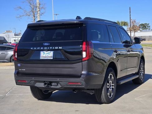 New 2026 Ford Expedition Active RWD image 4