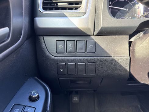 Used 2019 Toyota Highlander XLE image 9