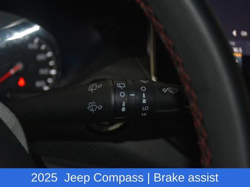 Used 2025 Jeep Compass Trailhawk AWD/4WD image 12