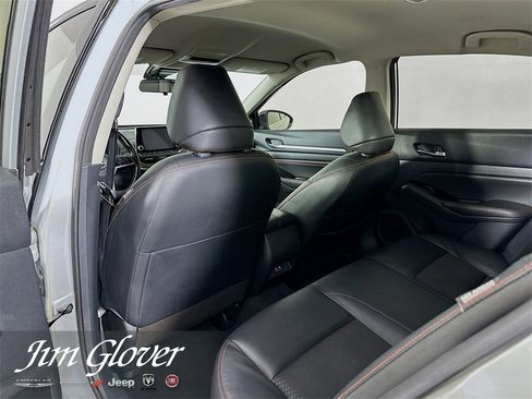 Used 2023 Nissan Altima 2.5 SR image 14