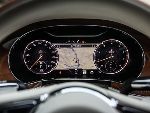 Used 2024 Bentley Continental GT image 9