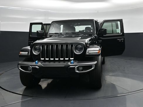 Used 2023 Jeep Wrangler Unlimited Sahara AWD/4WD image 24