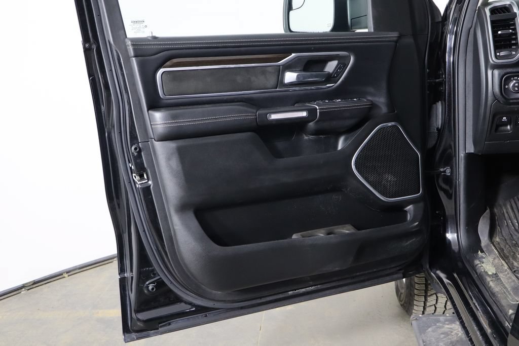 Used 2022 RAM 1500 Laramie AWD/4WD image 19