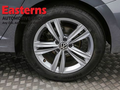 Used 2024 Volkswagen Jetta SE image 31