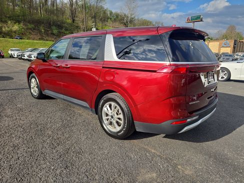 Used 2024 Kia Carnival LX FWD image 6