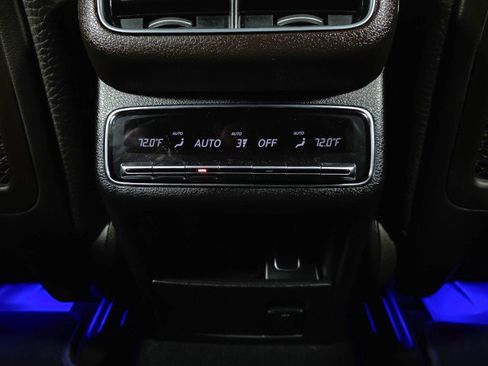 Used 2022 Mercedes-Benz GLS 450 4MATIC image 19