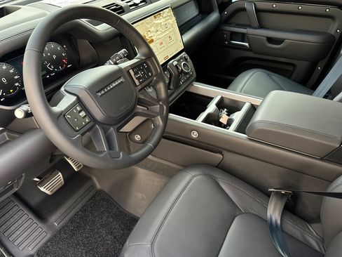 New 2026 Land Rover Defender 130 V8 image 9