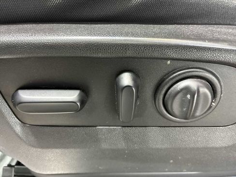 Used 2021 Chevrolet Silverado 1500 LT image 14