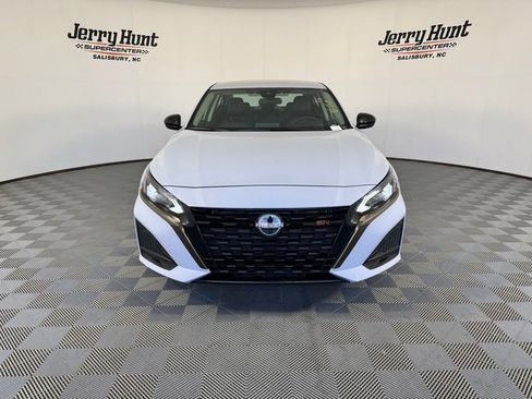 Used 2025 Nissan Altima 2.5 SR image 6