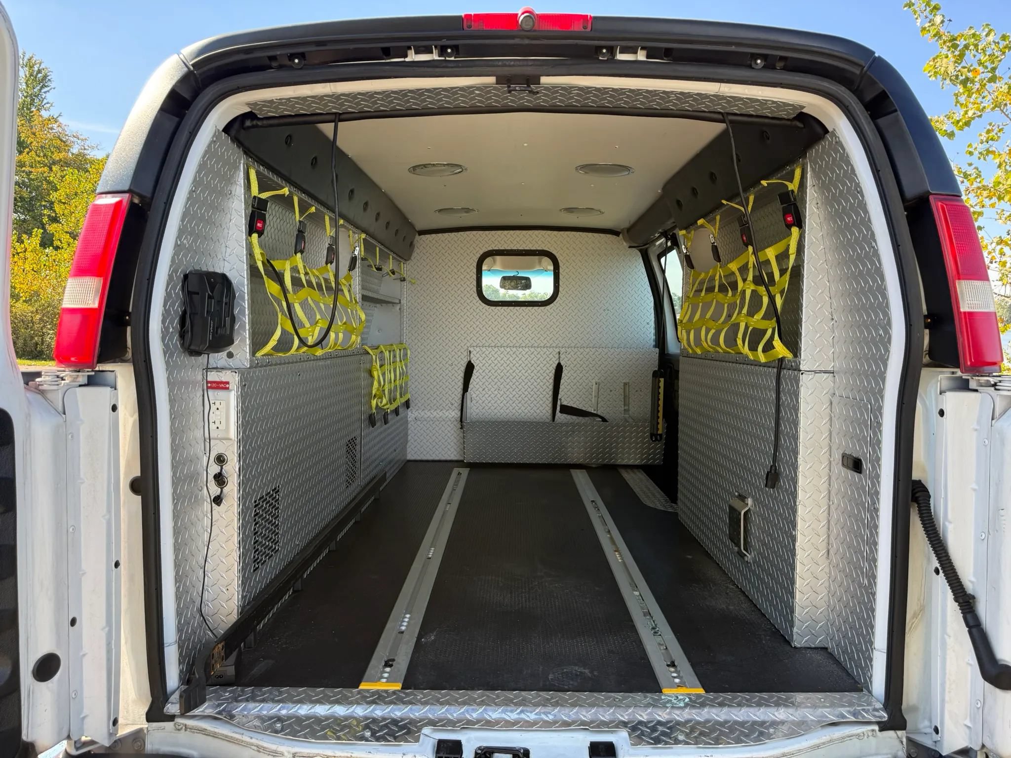 Used 2015 GMC Savana 2500 RWD image 13