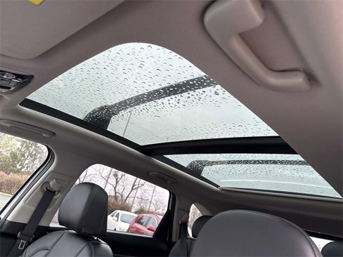 Used 2023 Kia Sorento SX image 16