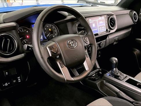 Used 2020 Toyota Tacoma TRD Off-Road w/ Blackout Package image 12