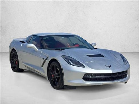 Used 2018 Chevrolet Corvette Stingray Coupe RWD image 3