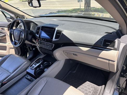 Used 2016 Honda Pilot Touring image 37