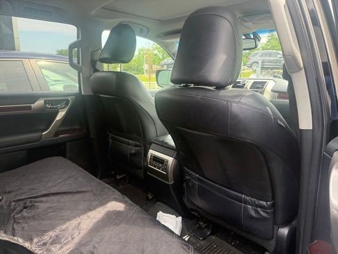 Used 2018 Lexus GX 460 Premium w/ Premium Package AWD/4WD image 11