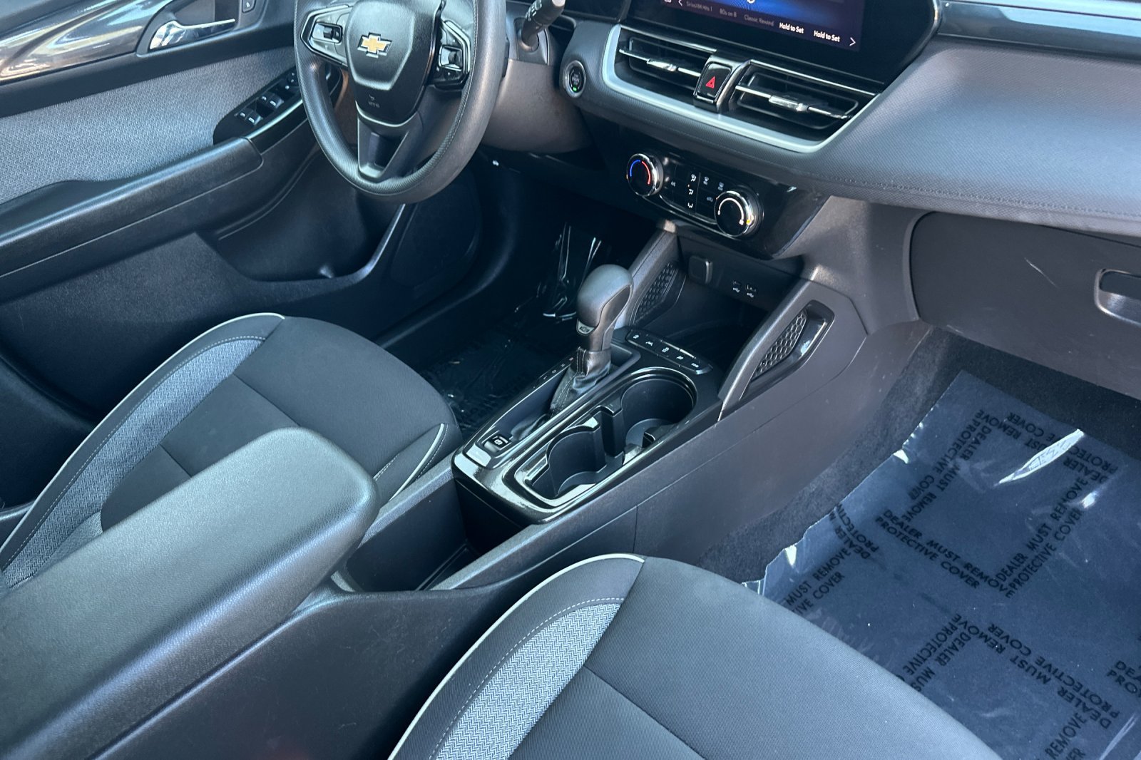 Used 2025 Chevrolet TrailBlazer LT AWD/4WD image 14