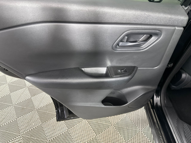 Used 2024 Nissan Rogue S AWD/4WD image 17