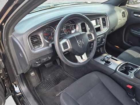 Used 2012 Dodge Charger SE RWD image 9