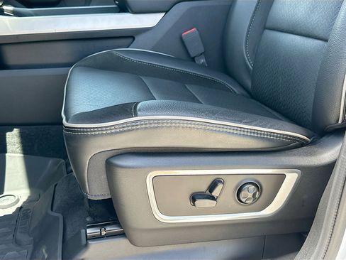Used 2019 RAM 1500 Laramie w/ Sport Appearance Package AWD/4WD image 20