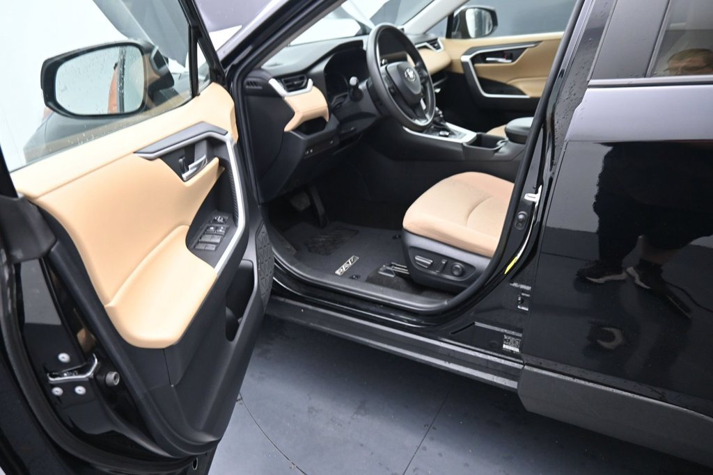 Used 2023 Toyota RAV4 XLE w/ Convenience Package AWD/4WD image 15