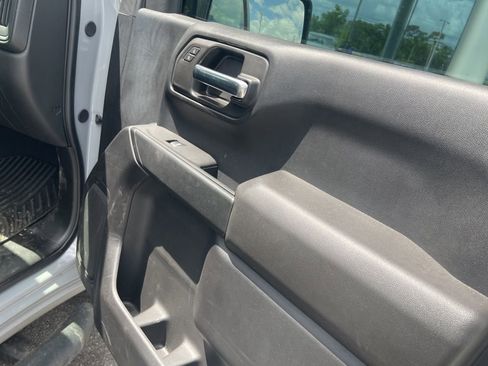 Used 2024 Chevrolet Silverado 1500 Custom image 9