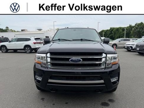 Used 2017 Ford Expedition Limited w/ Equipment Group 301A AWD/4WD image 8