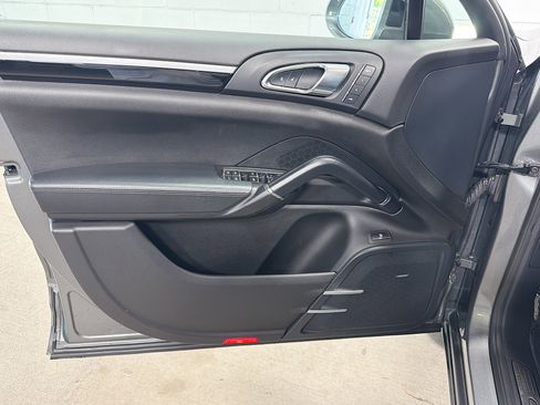 Certified 2016 Porsche Cayenne S AWD/4WD image 21