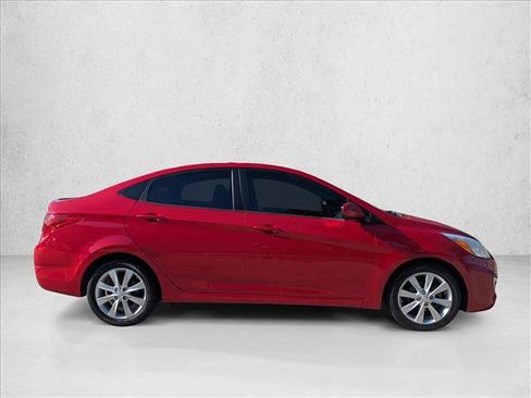 Used 2014 Hyundai Accent GLS w/ Option Group 2 FWD image 4