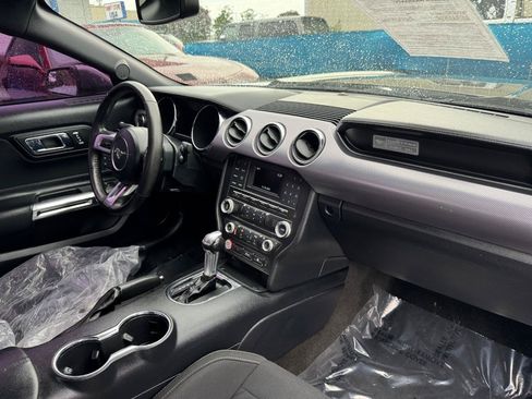 Used 2016 Ford Mustang Coupe RWD image 19