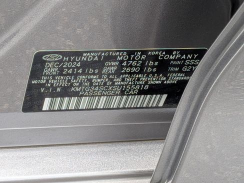 Used 2025 Genesis G70 2.5T RWD image 39