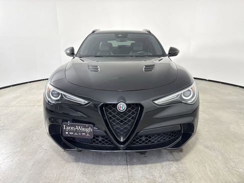 Used 2020 Alfa Romeo Stelvio Quadrifoglio image 10