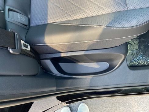 New 2025 Volkswagen Tiguan SE image 54