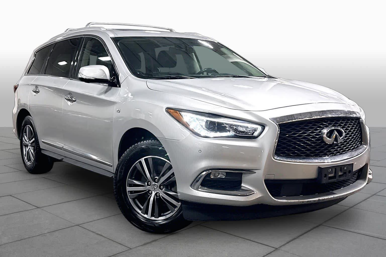 Used 2020 INFINITI QX60 Luxe w/ Essential Package AWD/4WD image 3
