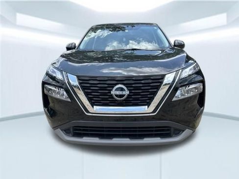 Used 2023 Nissan Rogue SV FWD image 2