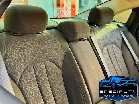 Used 2015 Chrysler 200 Limited w/ Convenience Group FWD image 18