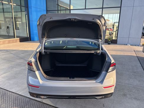 Used 2023 Honda Accord EX-L image 13