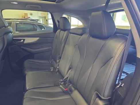 Used 2025 Acura MDX SH-AWD image 15