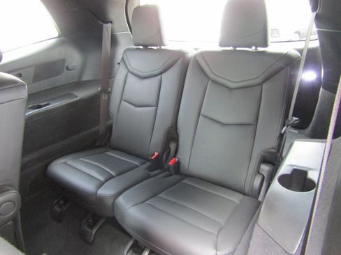 Used 2025 Cadillac XT6 Premium Luxury FWD image 11