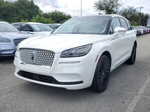 Certified 2022 Lincoln Corsair Reserve image 3