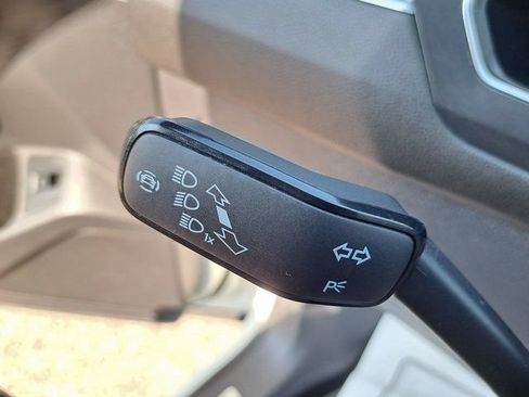 Used 2022 Volkswagen Tiguan SE R-Line AWD/4WD image 12