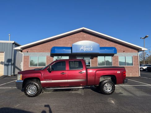 Used 2008 Chevrolet Silverado 2500 LT w/ 1LT Convenience Package image 2