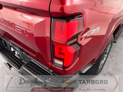 Used 2024 Chevrolet Colorado Z71 w/ Z71 Convenience Package 2 AWD/4WD image 14