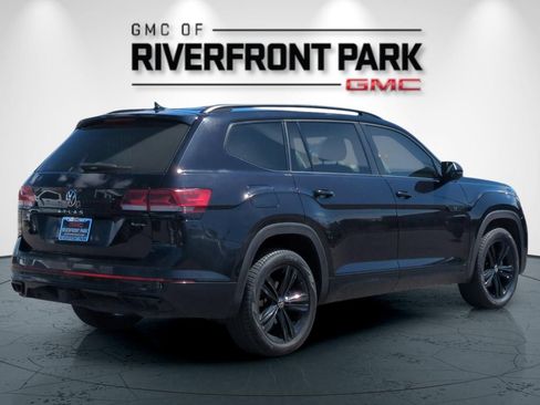 Used 2023 Volkswagen Atlas SEL R-Line AWD/4WD image 3