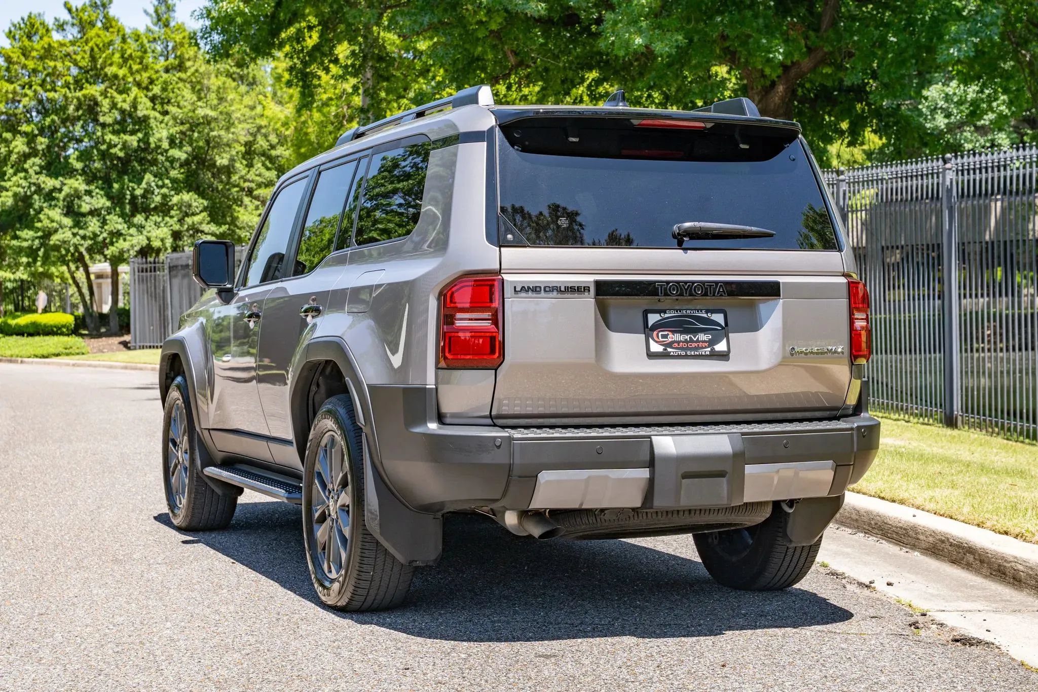 Used 2025 Toyota Land Cruiser w/ Premium Package AWD/4WD image 7