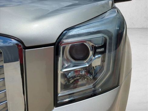 Used 2017 GMC Yukon Denali AWD/4WD image 6