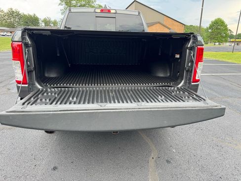 Used 2019 RAM 1500 Big Horn AWD/4WD image 10