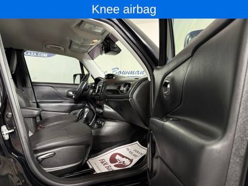 Used 2017 Jeep Renegade Altitude AWD/4WD image 17