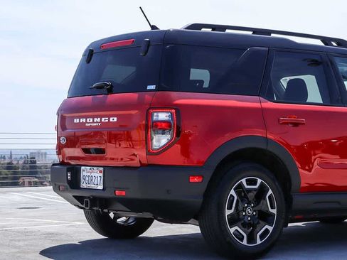 Used 2023 Ford Bronco Sport Outer Banks w/ Tech Package AWD/4WD image 9