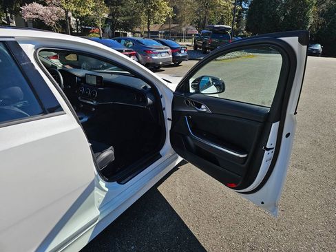 Used 2022 Kia Stinger GT1 AWD/4WD image 27