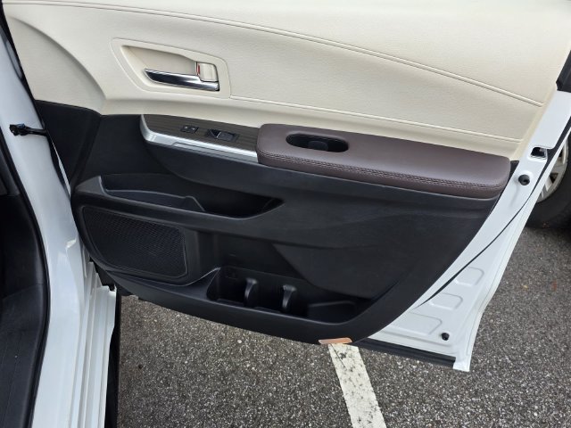 Used 2024 Toyota Sienna Platinum AWD/4WD image 39